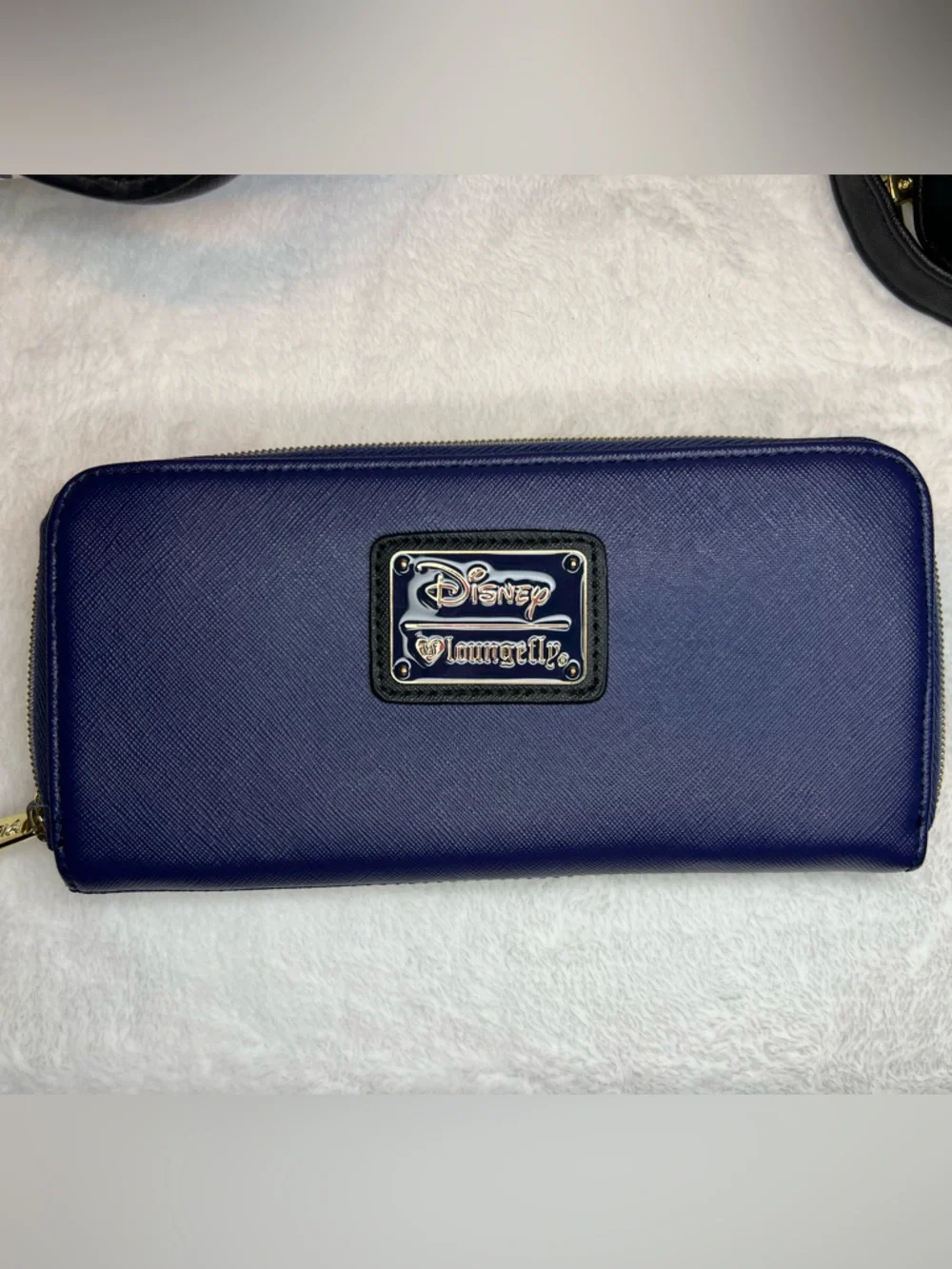 Loungefly Snow White Satchel/crossbody and wallet EU - Picture 8 of 11